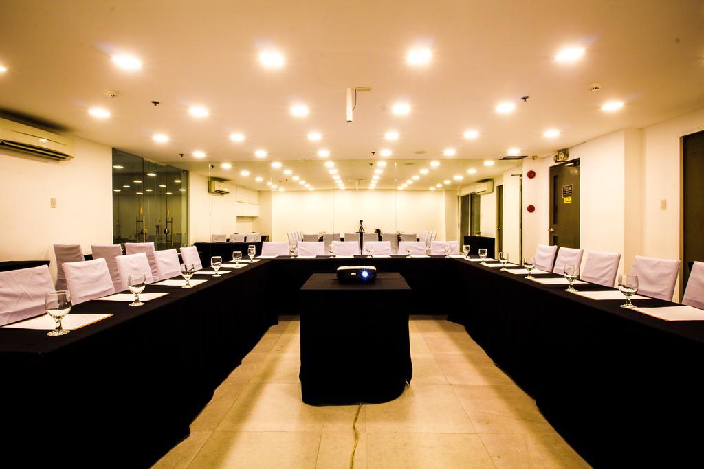 Jade Hotel And Suites San Pedro Makati Exterior foto