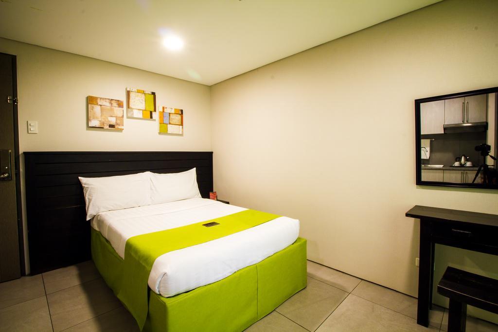 Jade Hotel And Suites San Pedro Makati Exterior foto