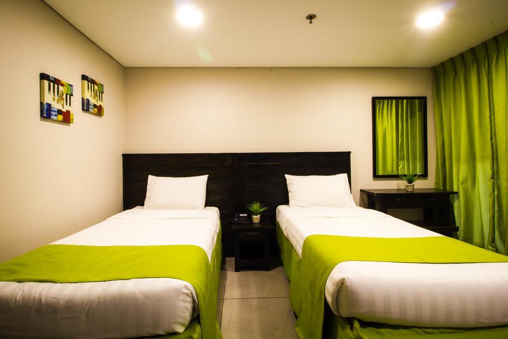 Jade Hotel And Suites San Pedro Makati Exterior foto